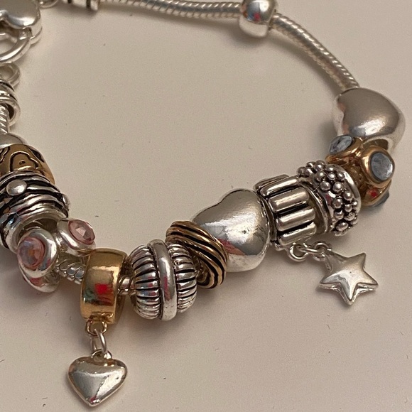 NWOT Heart and Star charm bracelet - Picture 6 of 6